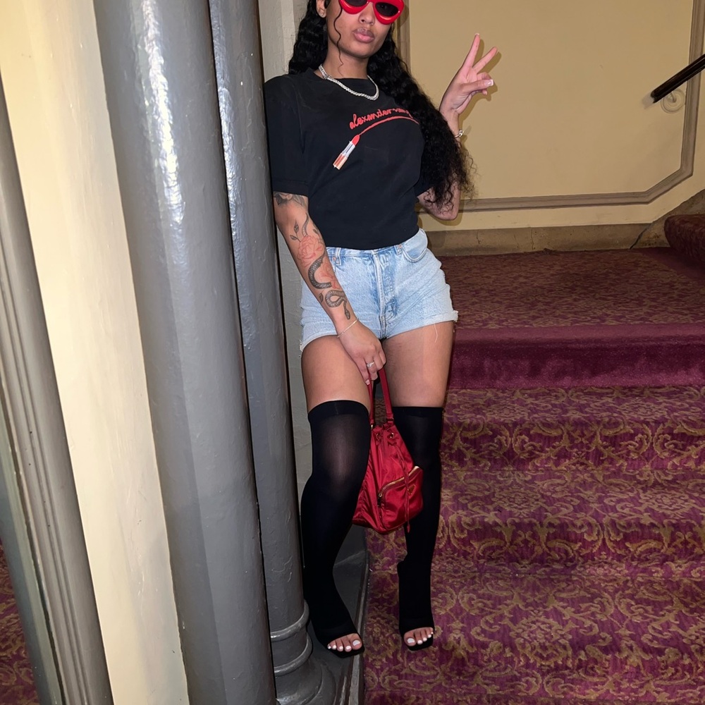 Alexander Wang Black Lipstick T-Shirt - Picture 3 of 4